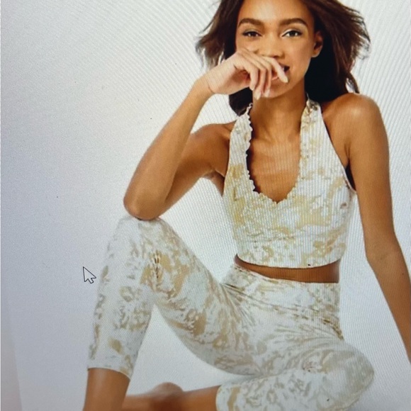 Lilly Pulitzer NWT weekender high rise, leggings, gold foil Luxletic Size XL - Picture 2 of 6